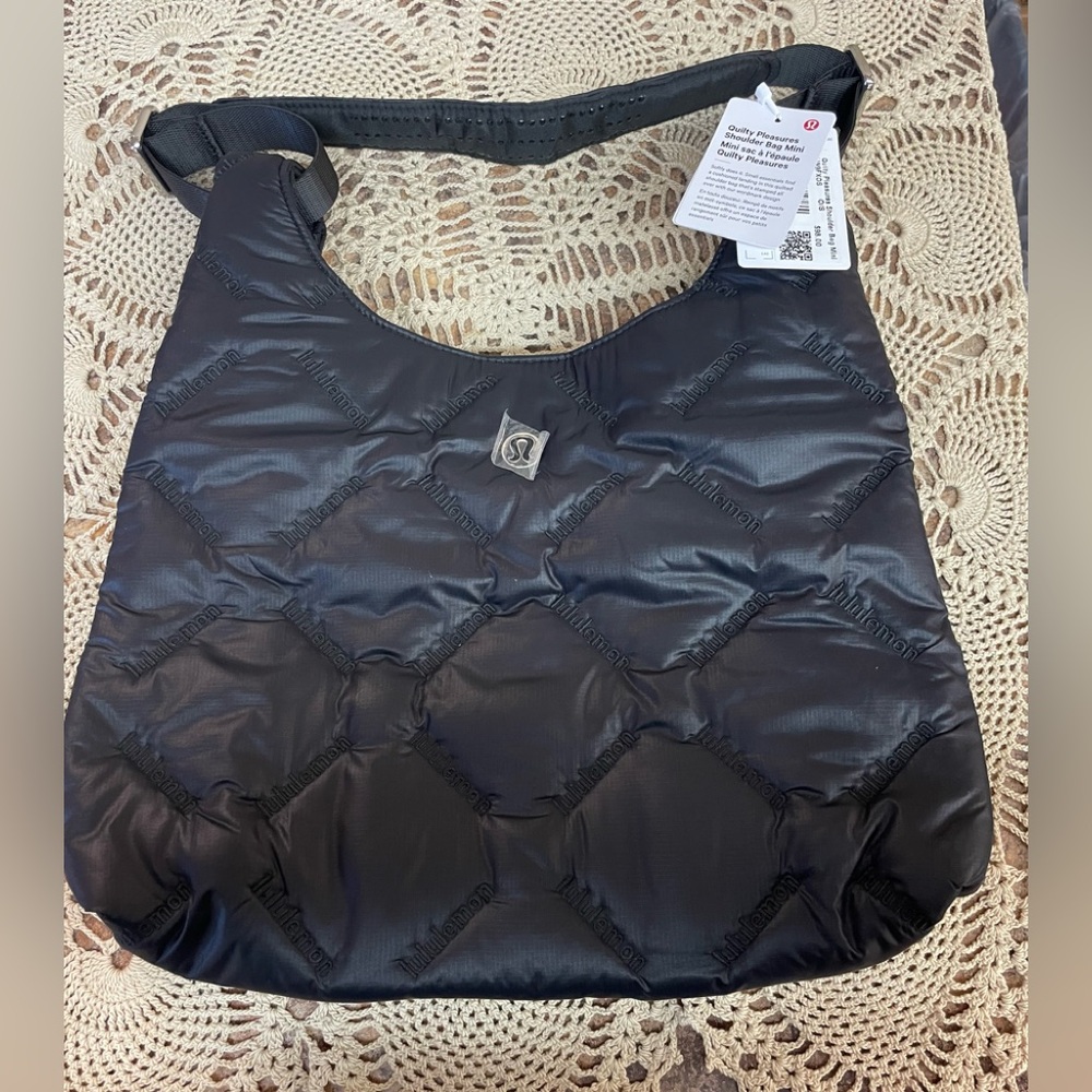lululemon athletica NWT shoulder bag